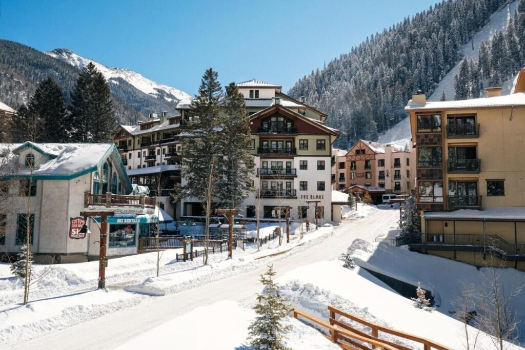 Taos, New Mexico F&B Strategy and Concept Development for
a new 5-star hotel ski resort.
